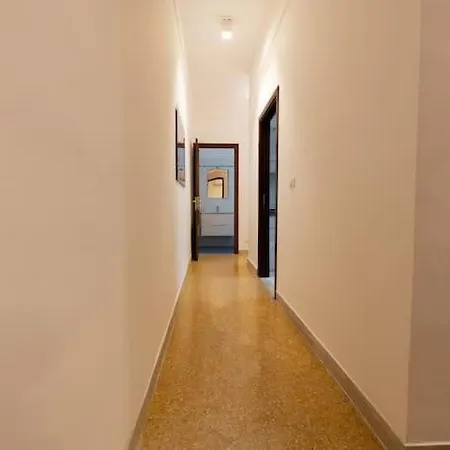 Center Apartment *
